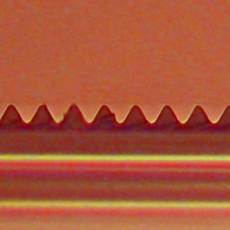 Exemple d'une application à niveaux de gris : réseau de diffraction sinusoïdale